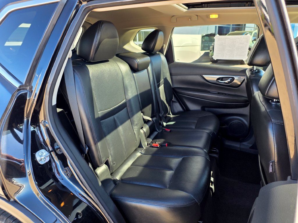 Used 2015 Nissan Rogue SL w/ SL Premium Package AWD/4WD image 11
