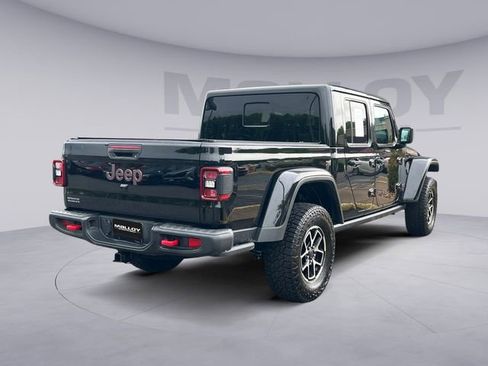Used 2025 Jeep Gladiator Rubicon w/ Convenience Group AWD/4WD image 5