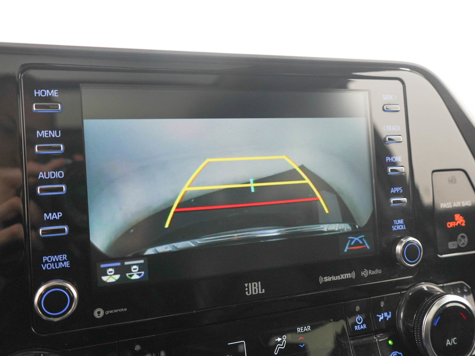 Used 2022 Toyota Highlander Limited AWD/4WD image 31