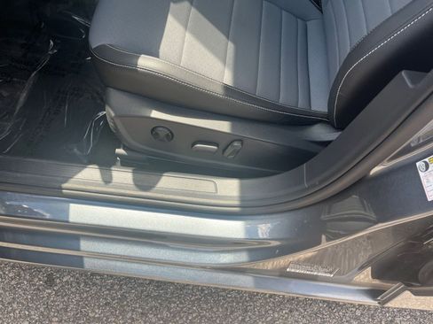 Used 2025 Volkswagen Jetta SE FWD image 22