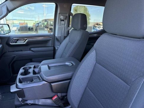 Used 2024 Chevrolet Silverado 1500 LT AWD/4WD image 9