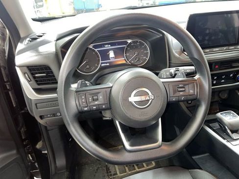 Used 2024 Nissan Rogue S AWD/4WD image 10
