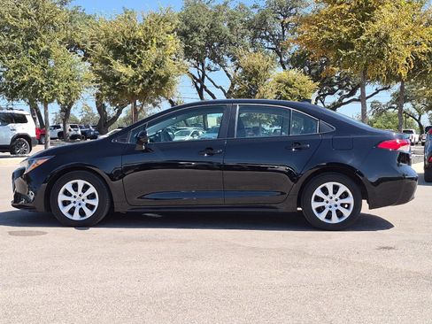 Certified 2025 Toyota Corolla LE FWD image 2