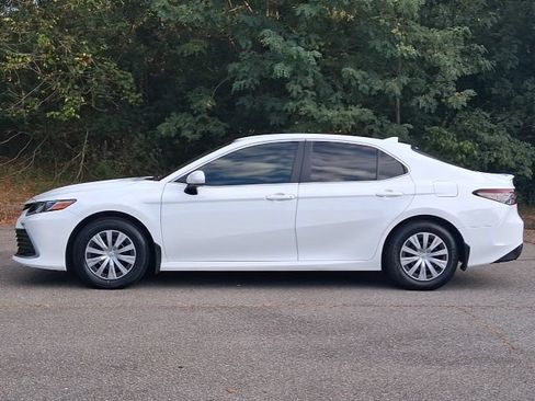 Used 2023 Toyota Camry LE FWD image 2