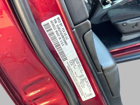 Certified 2021 Jeep Grand Cherokee Laredo AWD/4WD image 19