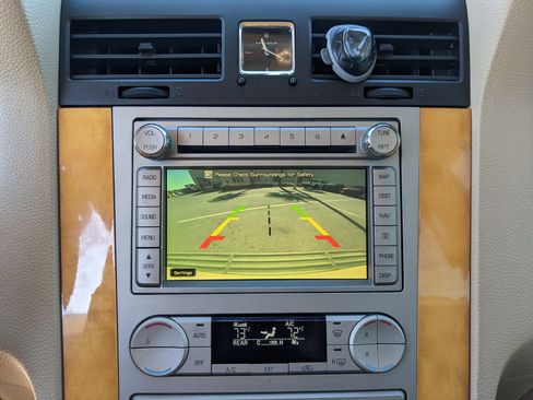 Used 2010 Lincoln Navigator Base image 29