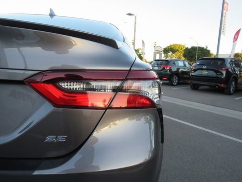 Certified 2021 Toyota Camry SE image 11