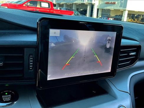 Used 2020 Ford Explorer XLT w/ Comfort Package image 13