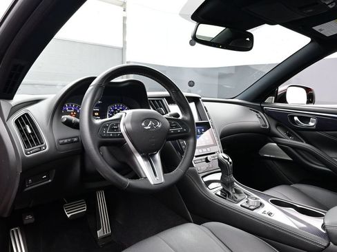 Used 2018 INFINITI Q60 Red Sport 400 AWD/4WD image 4