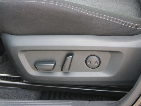 Used 2024 Nissan Rogue SV AWD/4WD image 19