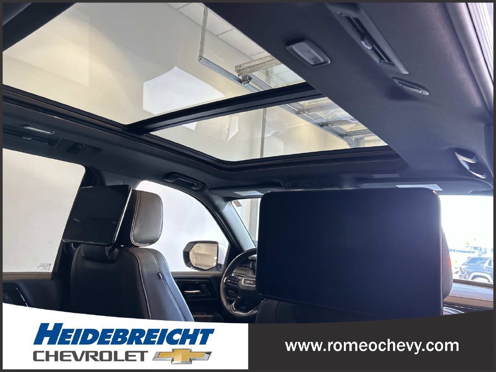 Used 2025 GMC Yukon AT4 w/ AT4 Premium Plus Package AWD/4WD image 34