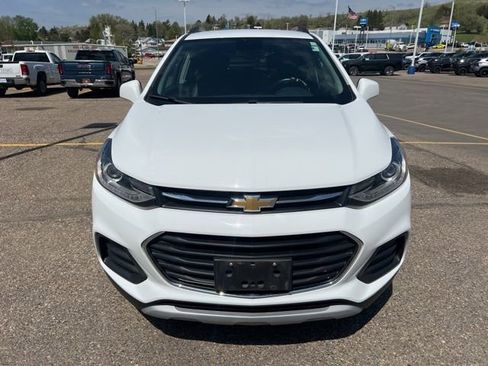 Used 2019 Chevrolet Trax LT w/ LT Convenience Package AWD/4WD image 2