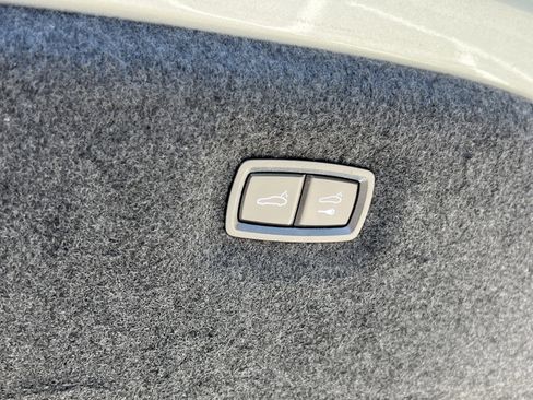 Certified 2022 Porsche Taycan 4S image 22