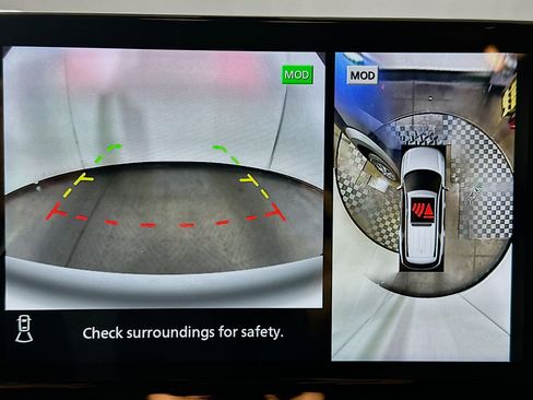 Used 2025 Nissan Pathfinder SL image 23