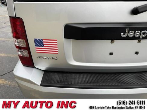 Used 2011 Jeep Liberty Sport AWD/4WD image 33
