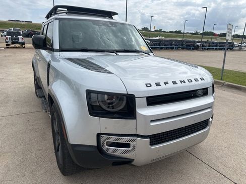 Used 2024 Land Rover Defender 110 S image 3