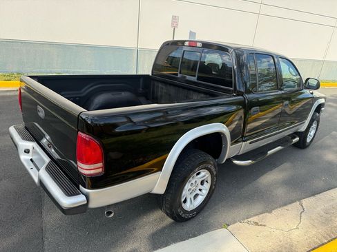 Used 2004 Dodge Dakota SLT w/ Deluxe Convenience Group AWD/4WD image 4
