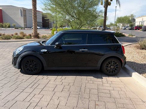 Used 2019 MINI Cooper S FWD image 4
