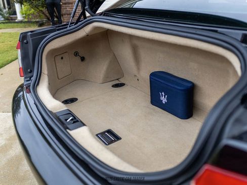 Used 2011 Maserati GranTurismo S RWD image 90