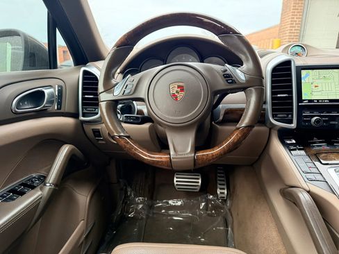 Used 2013 Porsche Cayenne S AWD/4WD image 8