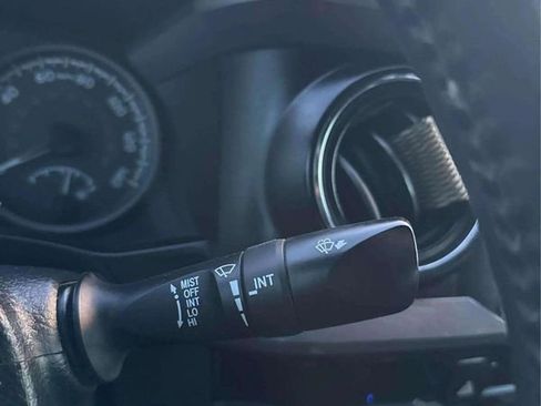 Used 2016 Toyota Tacoma TRD Sport w/ Towing Package image 28