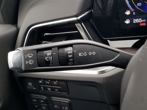 Used 2025 Chevrolet Tahoe LS image 28