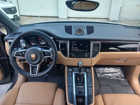 Used 2017 Porsche Macan AWD/4WD image 38