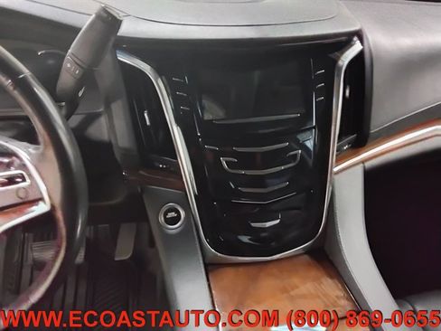Used 2020 Cadillac Escalade ESV Luxury AWD/4WD image 12