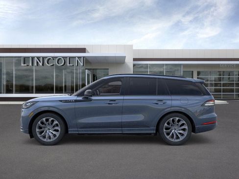 New 2026 Lincoln Aviator AWD w/ Jet Appearance Package image 5