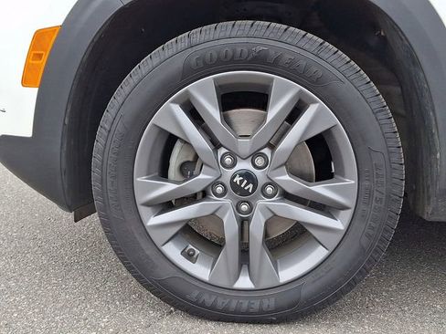 Used 2021 Kia Seltos LX image 8