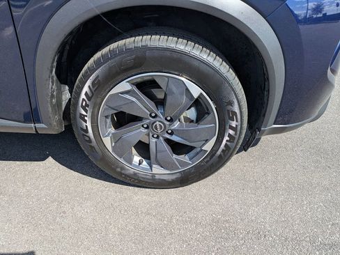 Used 2025 Nissan Rogue SV image 11