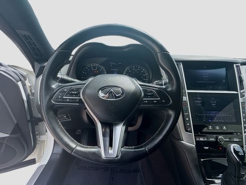 Used 2020 INFINITI Q60 3.0t Luxe w/ Cargo Package RWD image 8