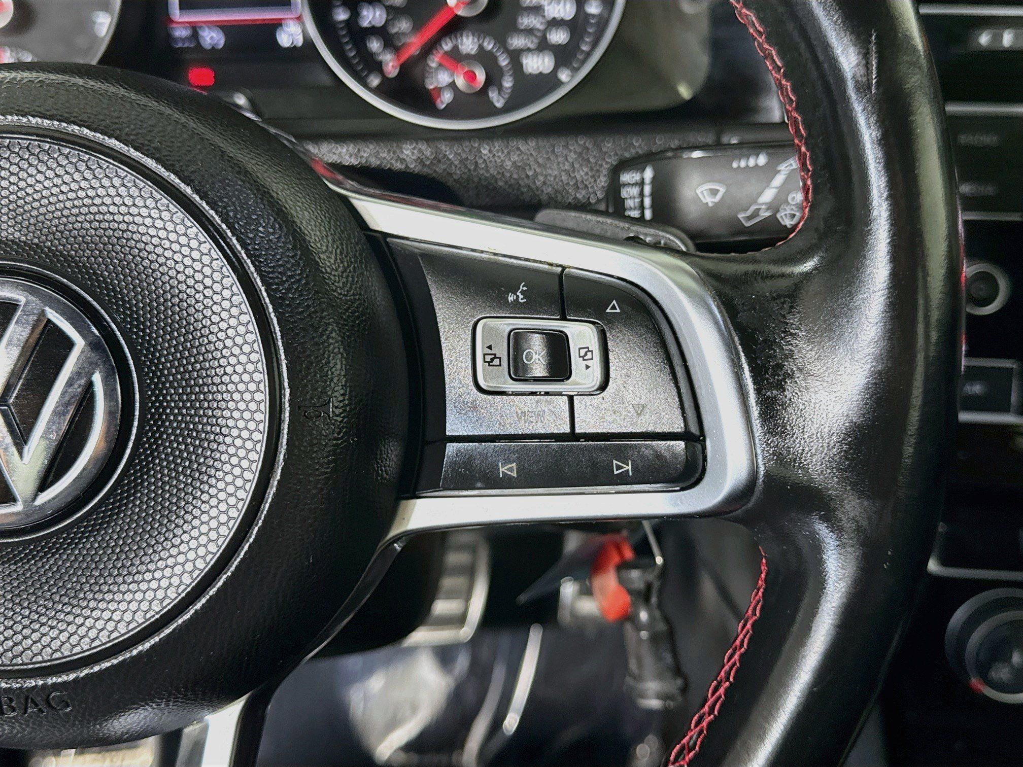 Used 2019 Volkswagen GTI SE FWD image 15