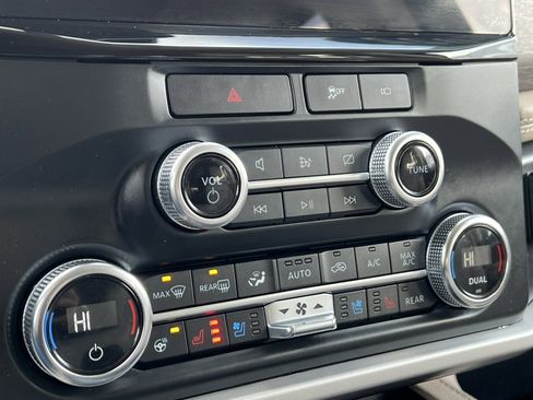 Certified 2022 Ford Expedition Limited image 28