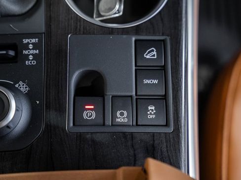 New 2026 Toyota Highlander Platinum image 26