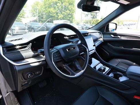 New 2026 Jeep Grand Cherokee Limited RWD image 24