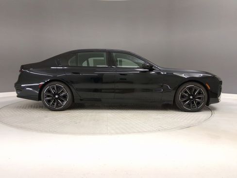 New 2026 BMW 740i w/ Premium Package image 6