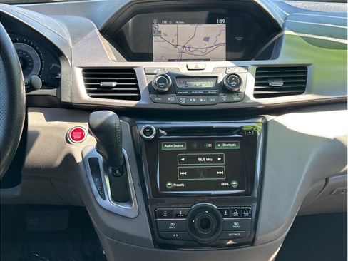 Used 2015 Honda Odyssey Touring Elite image 17