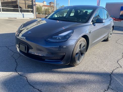 Used 2022 Tesla Model 3 image 1