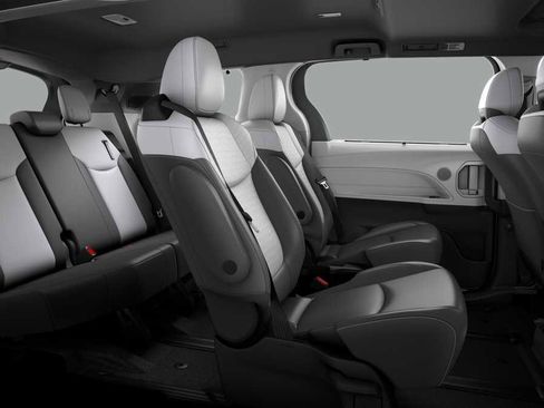 New 2026 Toyota Sienna XSE image 21