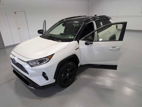 Used 2021 Toyota RAV4 XSE image 16