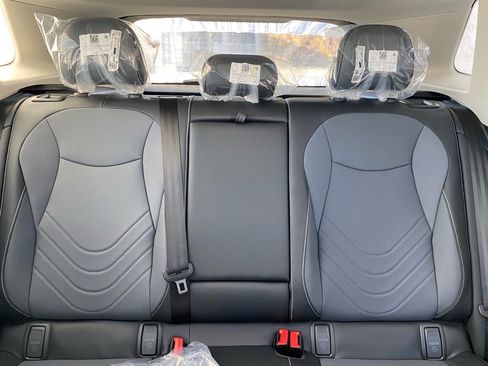 New 2026 Volkswagen Tiguan SE R-Line image 13