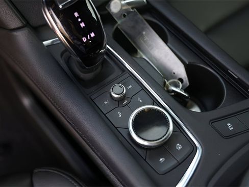 Certified 2024 Cadillac XT5 Luxury image 21