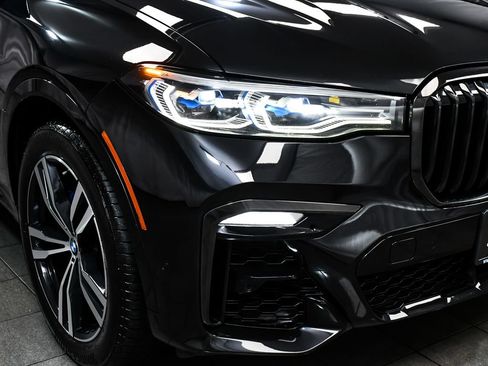 Used 2021 BMW X7 M50i w/ Dynamic Handling Package AWD/4WD image 95