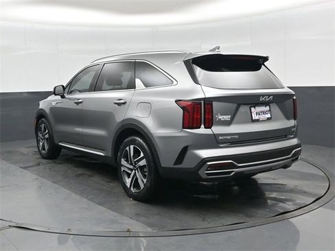 Used 2023 Kia Sorento SX Prestige image 6