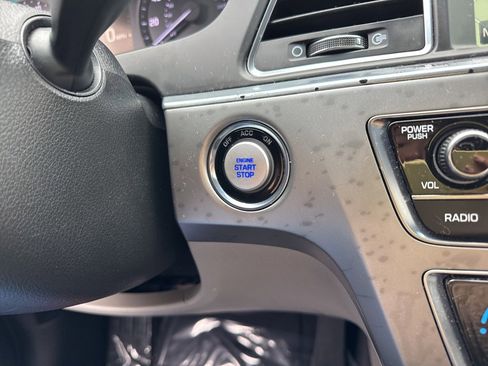 Used 2016 Hyundai Sonata Limited image 25