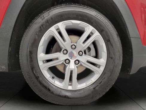 Used 2024 GMC Terrain SLE image 4