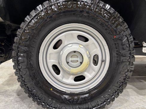 Used 2011 Ford F250 XL AWD/4WD image 23
