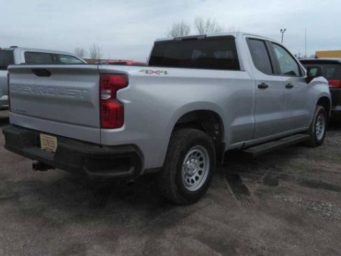 Used 2021 Chevrolet Silverado 1500 W/T w/ WT Value Package AWD/4WD image 2