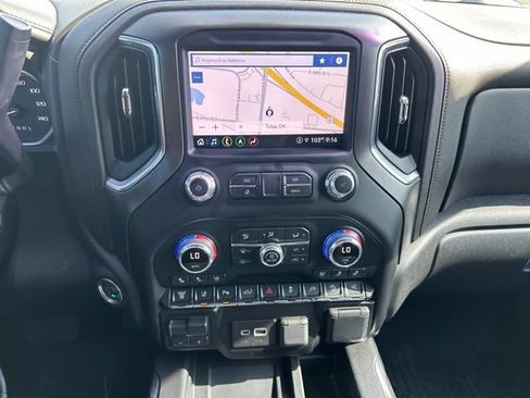 Used 2022 GMC Sierra 2500 AT4 w/ AT4 Preferred Package AWD/4WD image 22